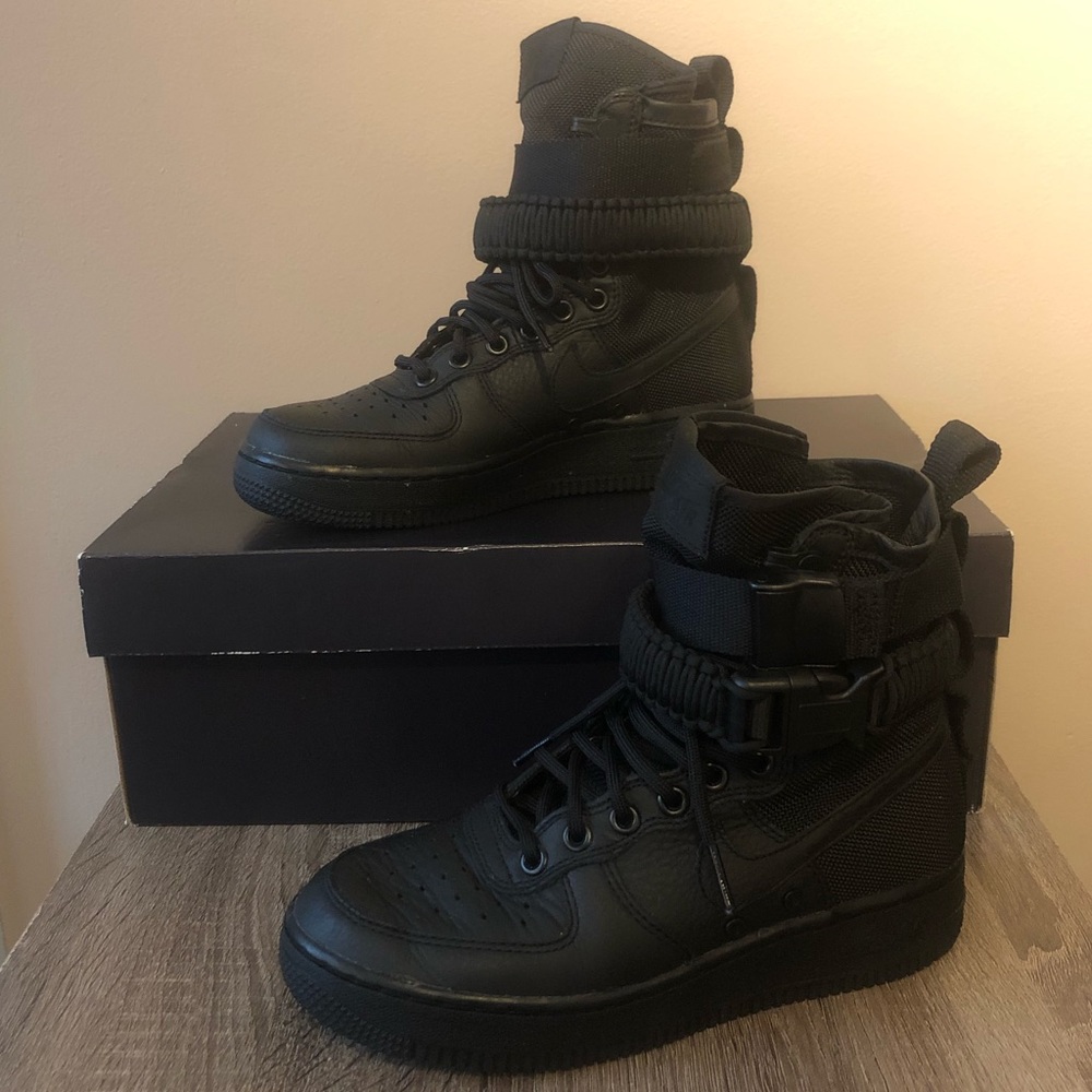 Nike Air Force 1 SF Black High Top Boots Size 5.5